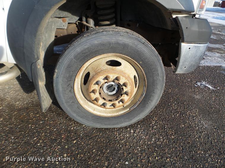 image for item EW9952 2006 Ford F450 Super Duty Crew Cab utility truck