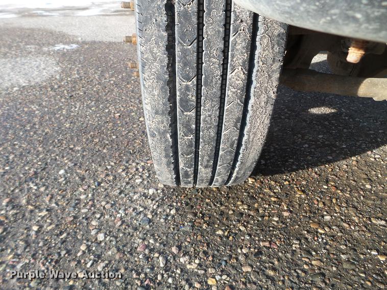 image for item EW9952 2006 Ford F450 Super Duty Crew Cab utility truck