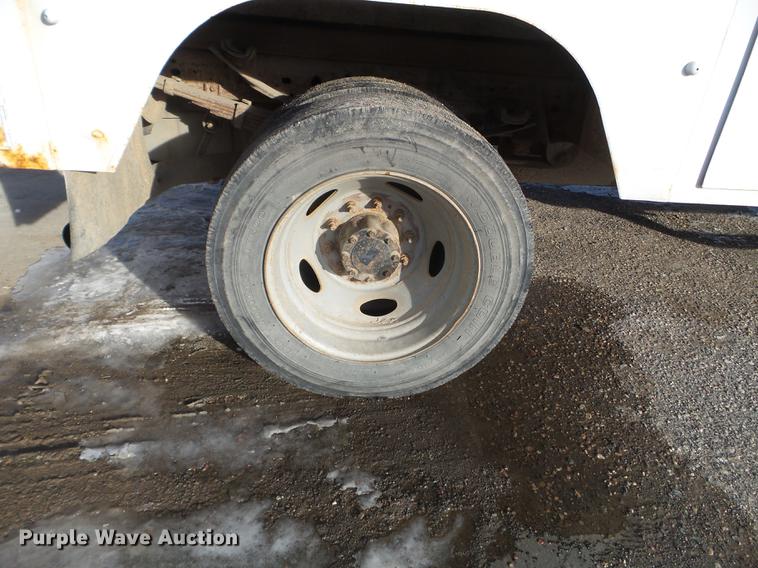 image for item EW9952 2006 Ford F450 Super Duty Crew Cab utility truck