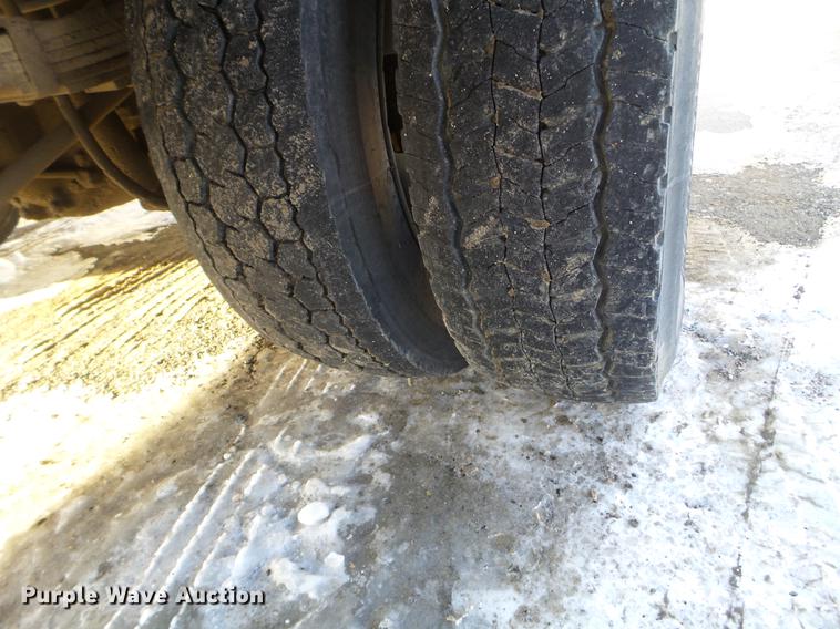 image for item EW9952 2006 Ford F450 Super Duty Crew Cab utility truck