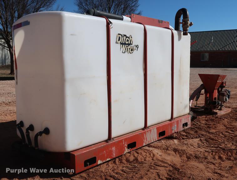 image for item FE9584 2007 Ditch Witch FM13V fluid management system