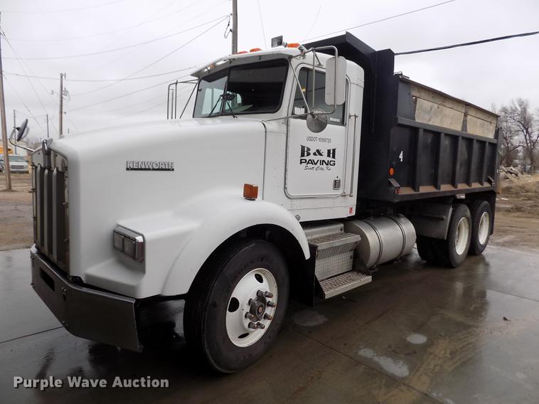 image for item FH9058 1998 Kenworth T800 dump truck