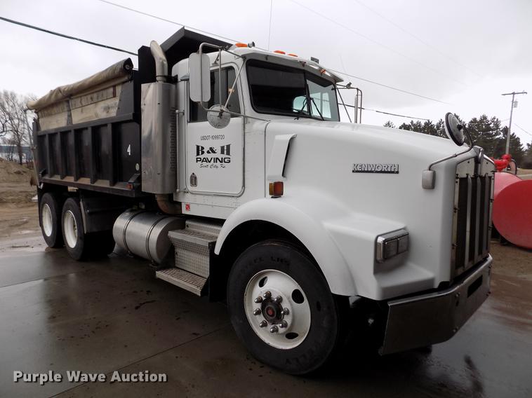 image for item FH9058 1998 Kenworth T800 dump truck