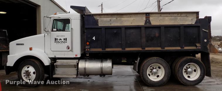 image for item FH9058 1998 Kenworth T800 dump truck