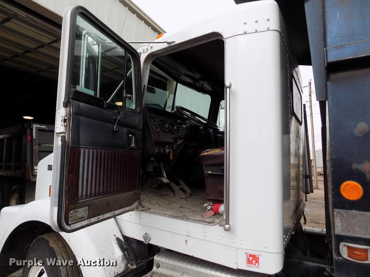 image for item FH9058 1998 Kenworth T800 dump truck