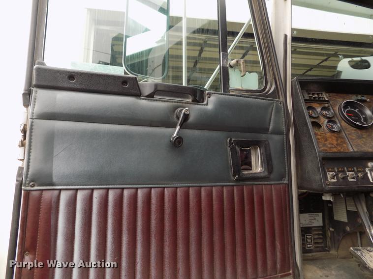 image for item FH9058 1998 Kenworth T800 dump truck