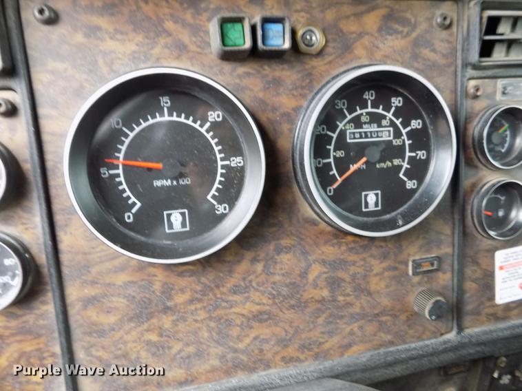 image for item FH9058 1998 Kenworth T800 dump truck