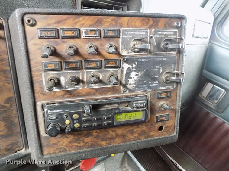 image for item FH9058 1998 Kenworth T800 dump truck