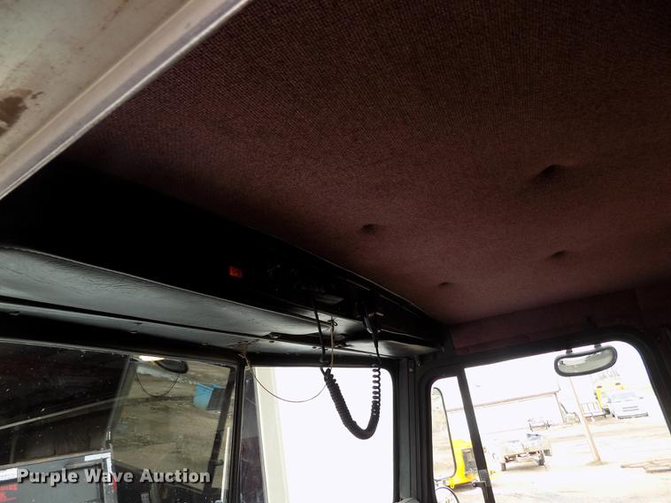 image for item FH9058 1998 Kenworth T800 dump truck