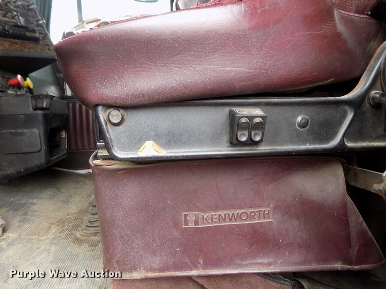 image for item FH9058 1998 Kenworth T800 dump truck