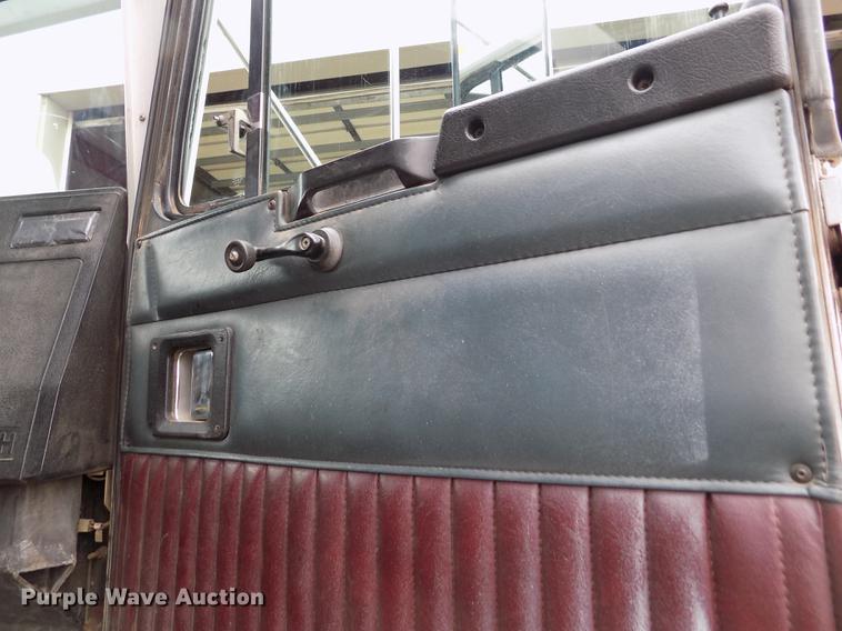 image for item FH9058 1998 Kenworth T800 dump truck