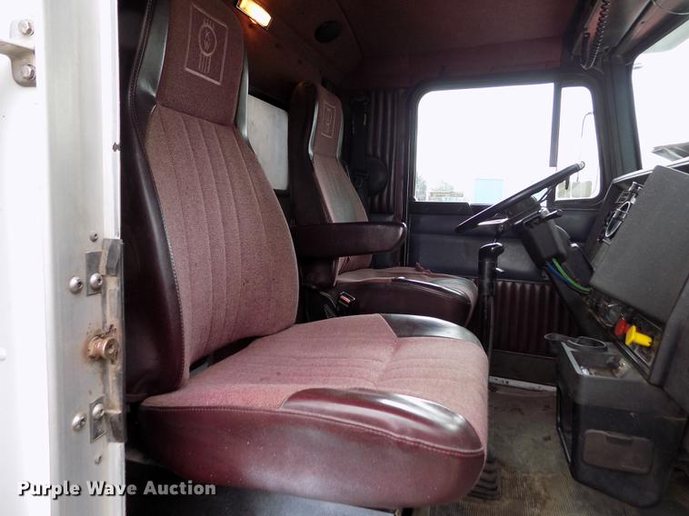 image for item FH9058 1998 Kenworth T800 dump truck