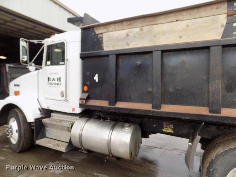 image for item FH9058 1998 Kenworth T800 dump truck