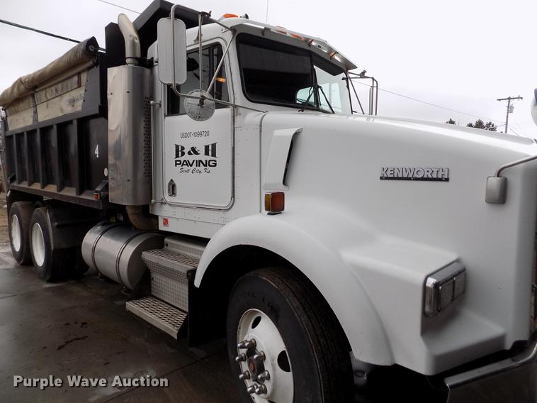 image for item FH9058 1998 Kenworth T800 dump truck