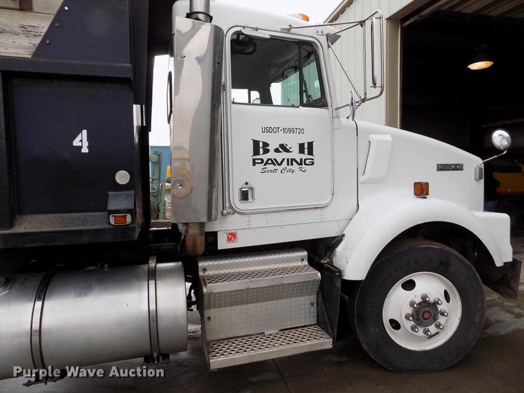 image for item FH9058 1998 Kenworth T800 dump truck