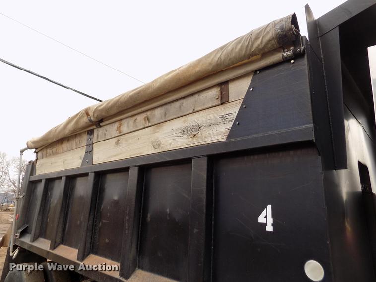 image for item FH9058 1998 Kenworth T800 dump truck