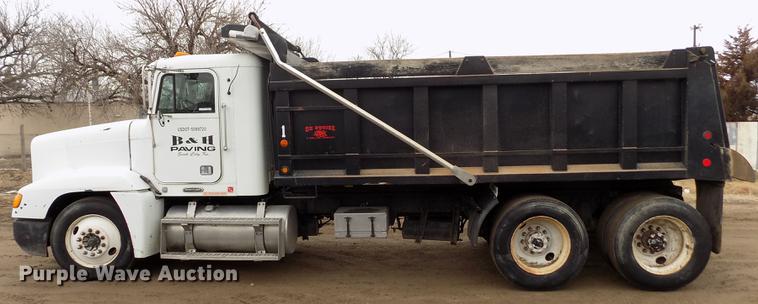 image for item FH9060 2001 Freightliner FLD dump truck