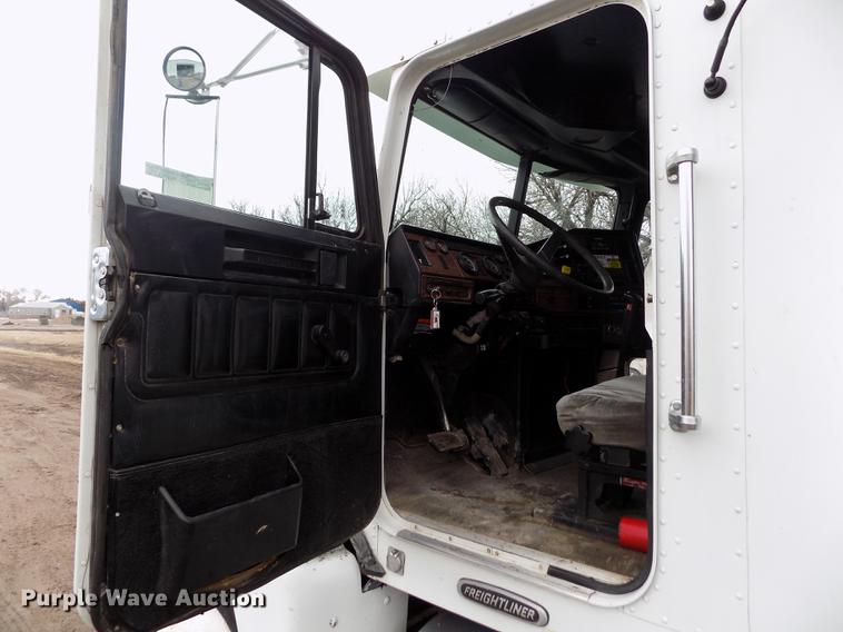 image for item FH9060 2001 Freightliner FLD dump truck