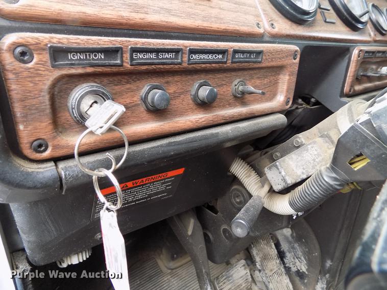 image for item FH9060 2001 Freightliner FLD dump truck