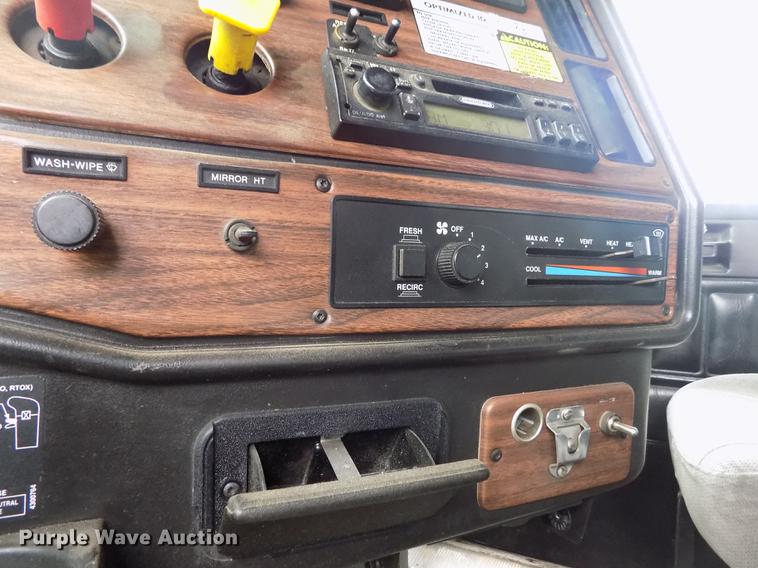 image for item FH9060 2001 Freightliner FLD dump truck