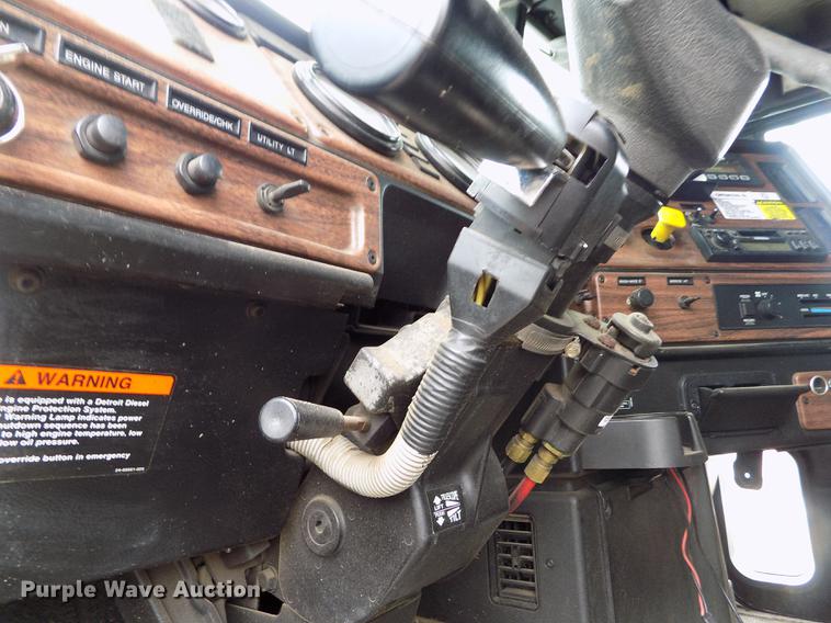 image for item FH9060 2001 Freightliner FLD dump truck