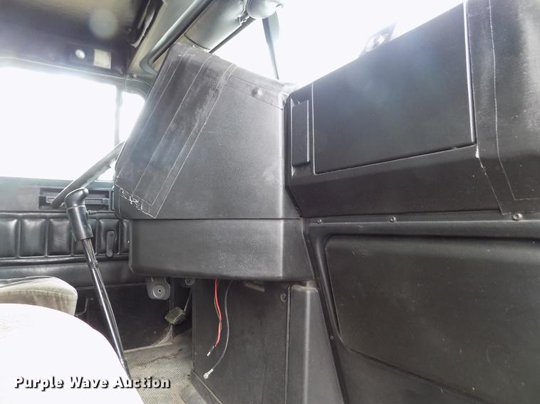 image for item FH9060 2001 Freightliner FLD dump truck