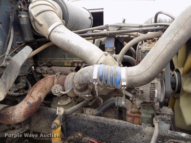 image for item FH9060 2001 Freightliner FLD dump truck