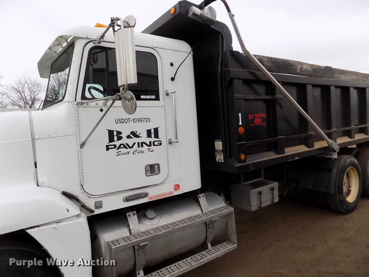 image for item FH9060 2001 Freightliner FLD dump truck