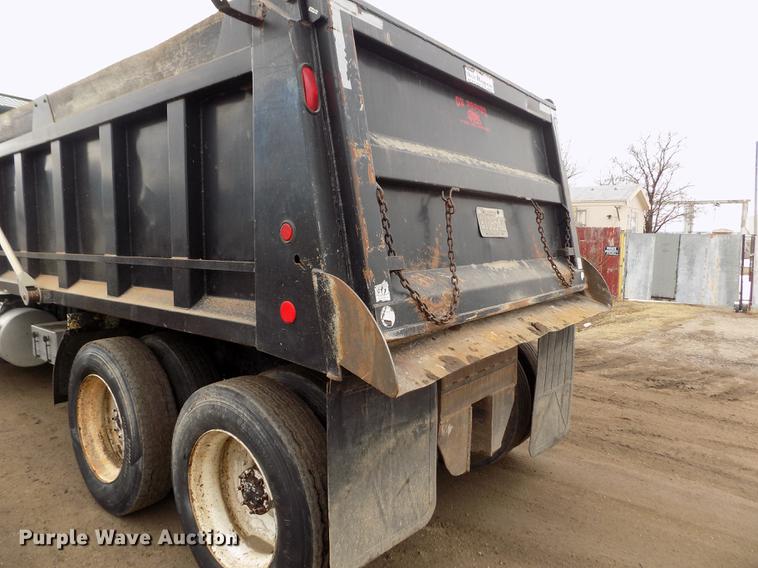 image for item FH9060 2001 Freightliner FLD dump truck