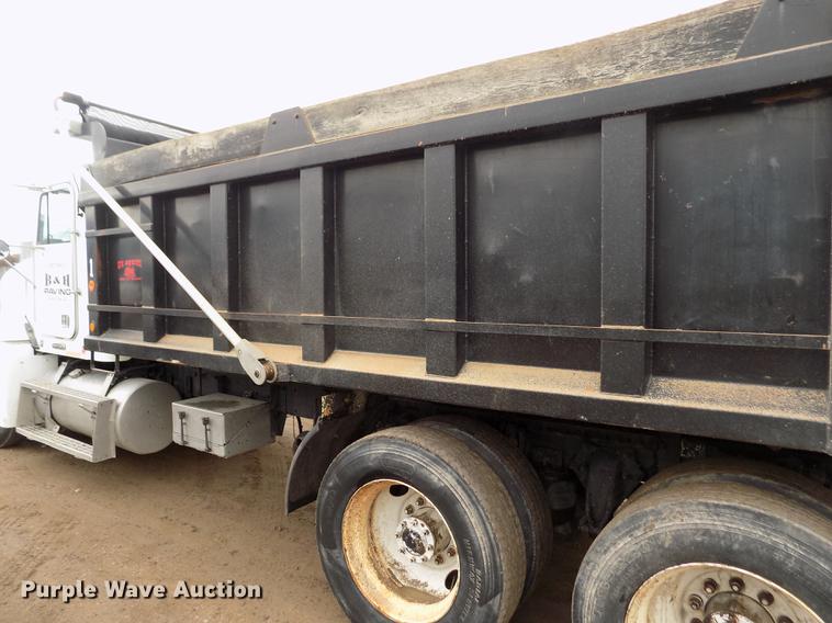 image for item FH9060 2001 Freightliner FLD dump truck