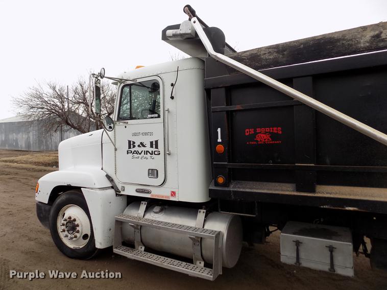 image for item FH9060 2001 Freightliner FLD dump truck