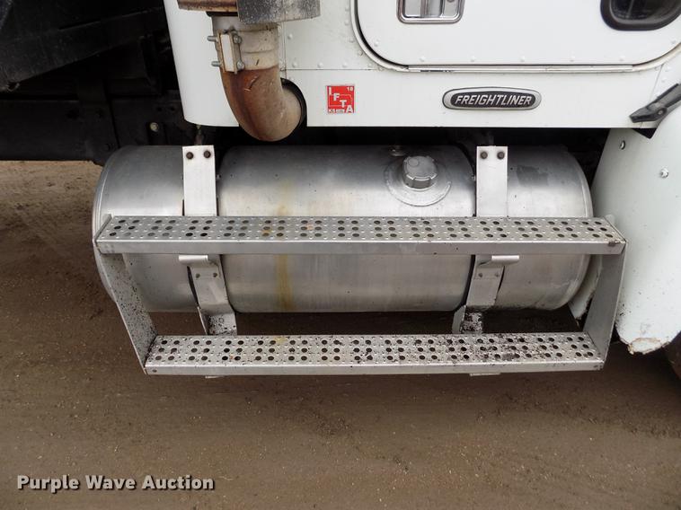 image for item FH9060 2001 Freightliner FLD dump truck