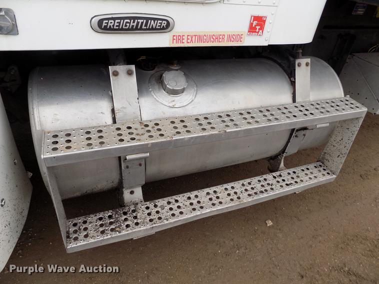 image for item FH9060 2001 Freightliner FLD dump truck