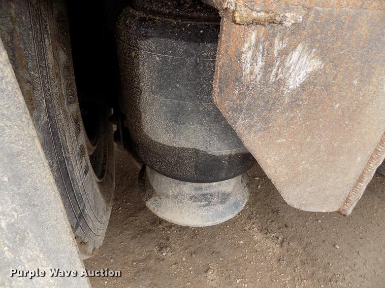 image for item FH9060 2001 Freightliner FLD dump truck