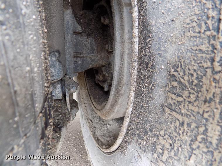 image for item FH9060 2001 Freightliner FLD dump truck