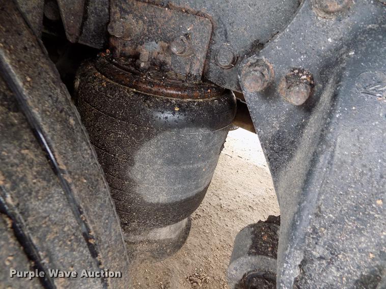 image for item FH9060 2001 Freightliner FLD dump truck