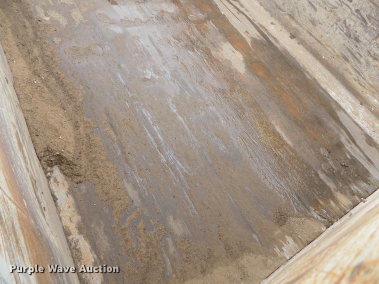 image for item FH9060 2001 Freightliner FLD dump truck