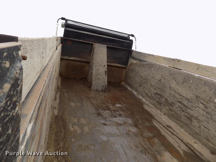 image for item FH9060 2001 Freightliner FLD dump truck