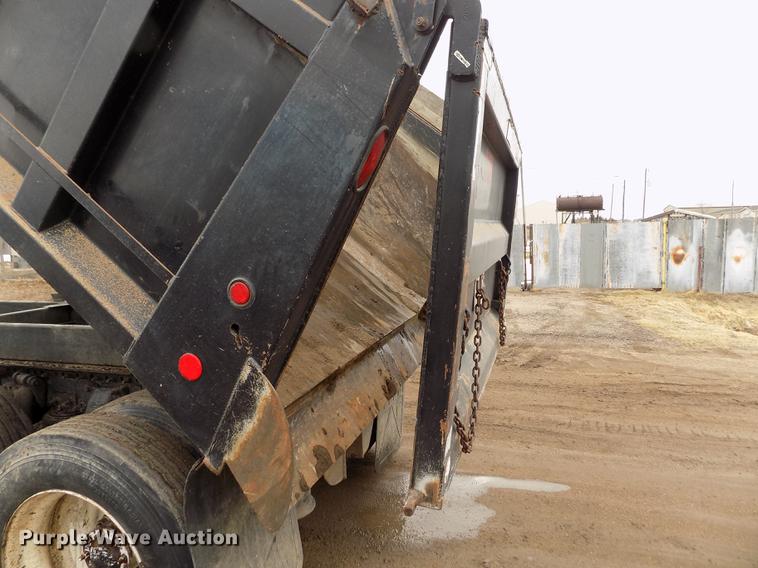 image for item FH9060 2001 Freightliner FLD dump truck