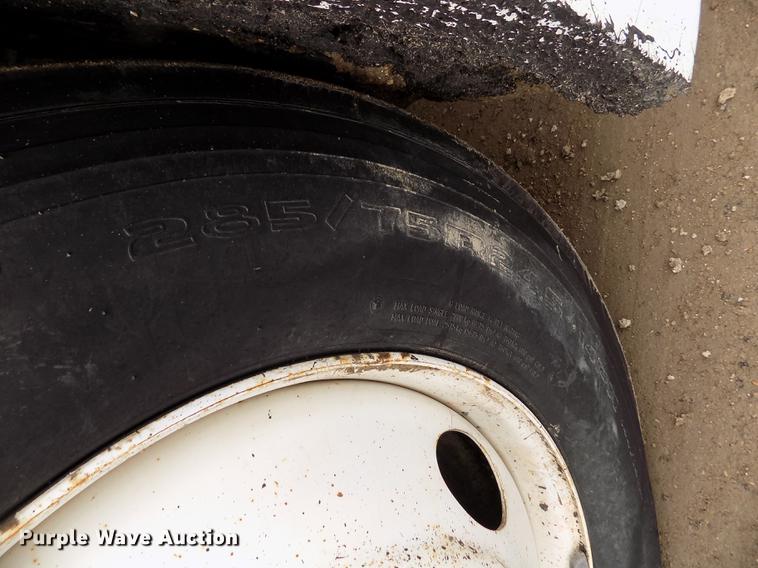 image for item FH9060 2001 Freightliner FLD dump truck