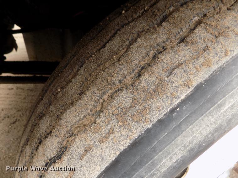 image for item FH9060 2001 Freightliner FLD dump truck