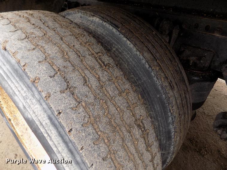 image for item FH9060 2001 Freightliner FLD dump truck