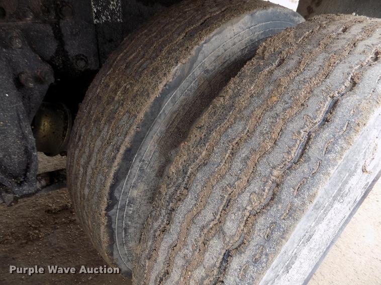 image for item FH9060 2001 Freightliner FLD dump truck