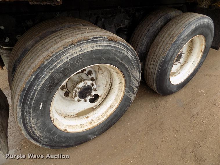 image for item FH9060 2001 Freightliner FLD dump truck