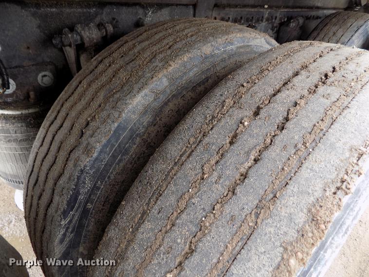 image for item FH9060 2001 Freightliner FLD dump truck