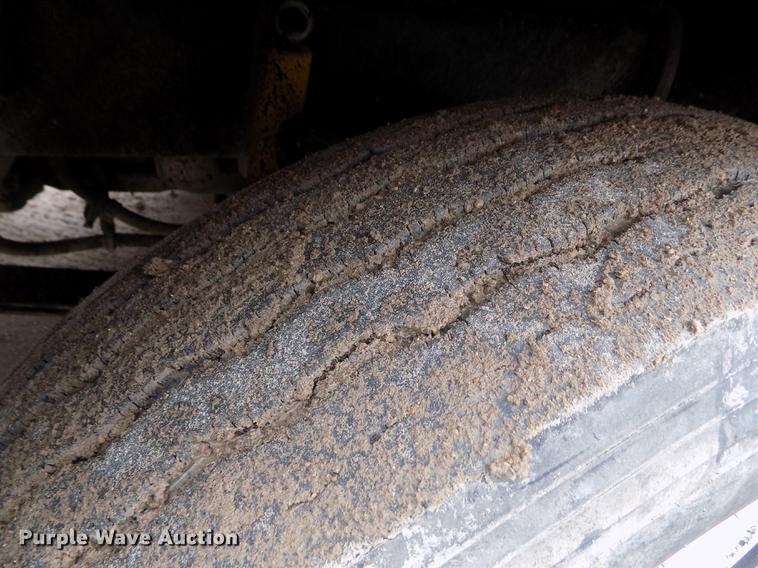 image for item FH9060 2001 Freightliner FLD dump truck