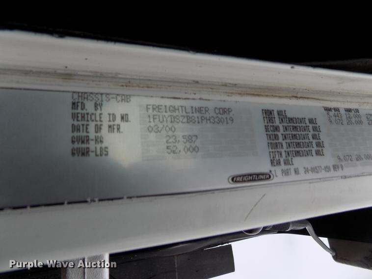 image for item FH9060 2001 Freightliner FLD dump truck