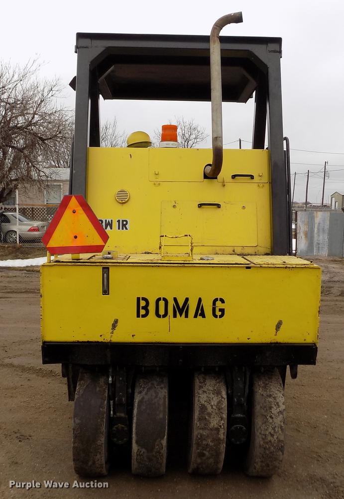 image for item FH9061 1988 Bomag BW12R pneumatic roller