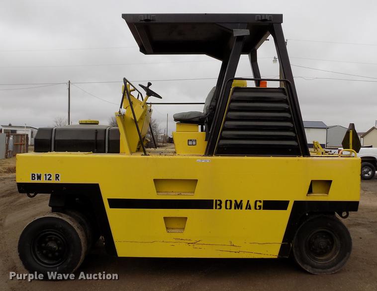 image for item FH9061 1988 Bomag BW12R pneumatic roller