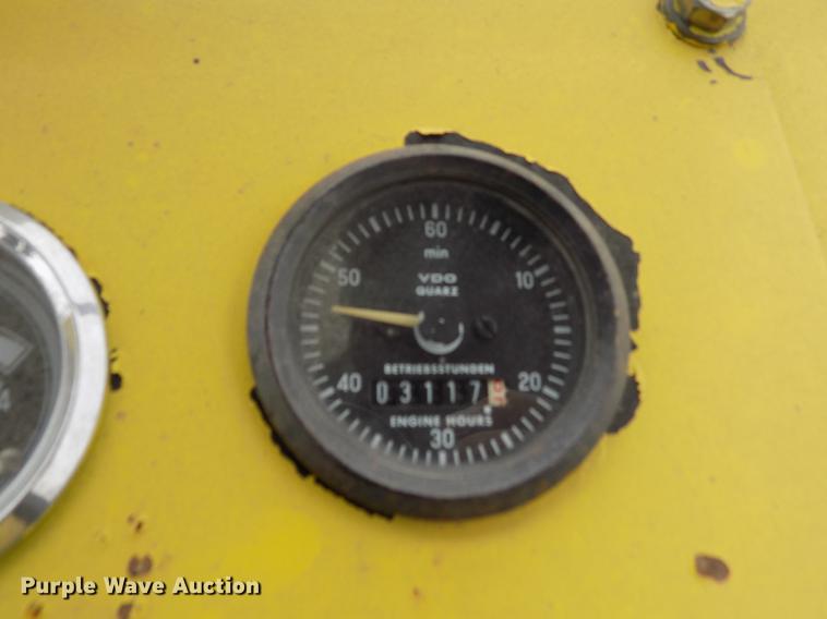 image for item FH9061 1988 Bomag BW12R pneumatic roller